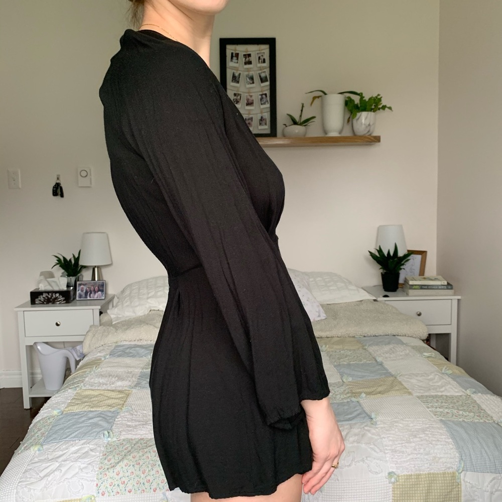 FOREVER 21 BLACK ROMPER - Picture 4 of 9